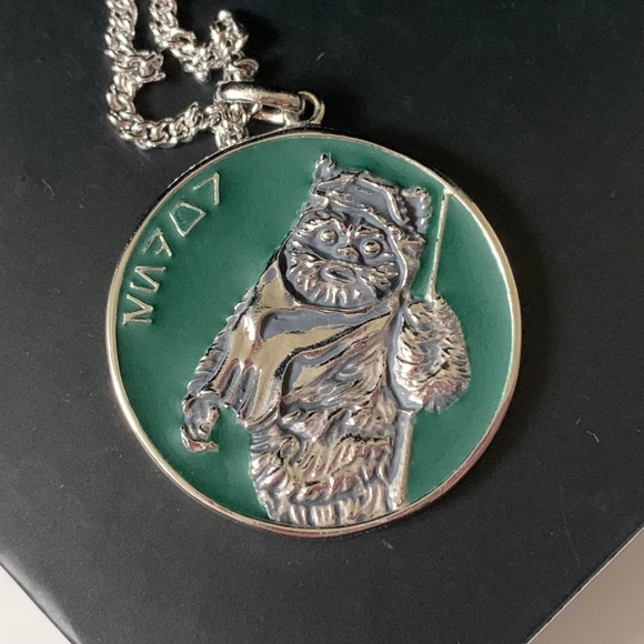 NIB Star Wars X RockLove Planetary Endor Ewok Sterling Medallion Necklace LE - Picture 3 of 12